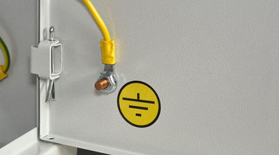 light fixtures to be grounded