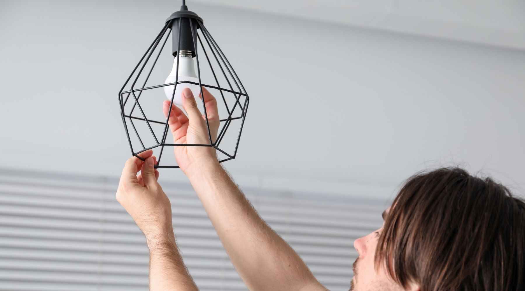 replace incandescent light bulbs with leds