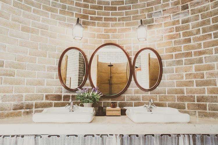 how to replace bathroom vanity light