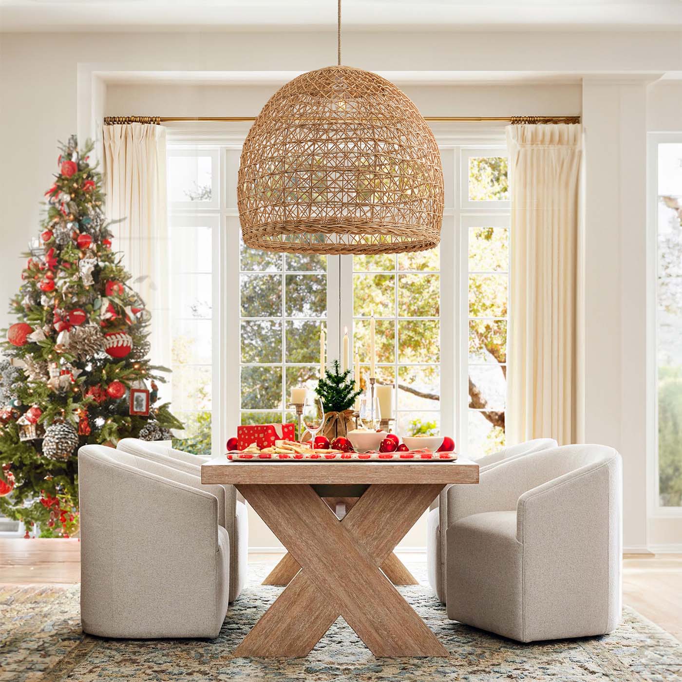 christmas-dinning-room-lumiere-rattan-pendant-light