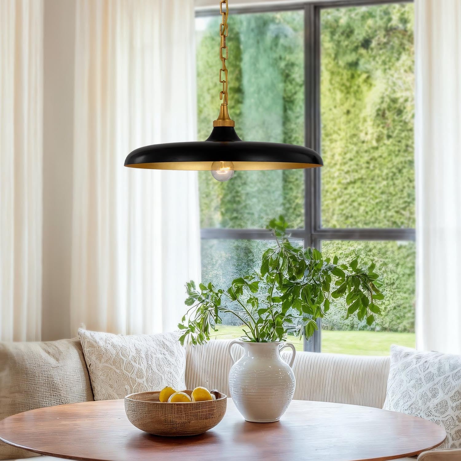 raven dining nook focus