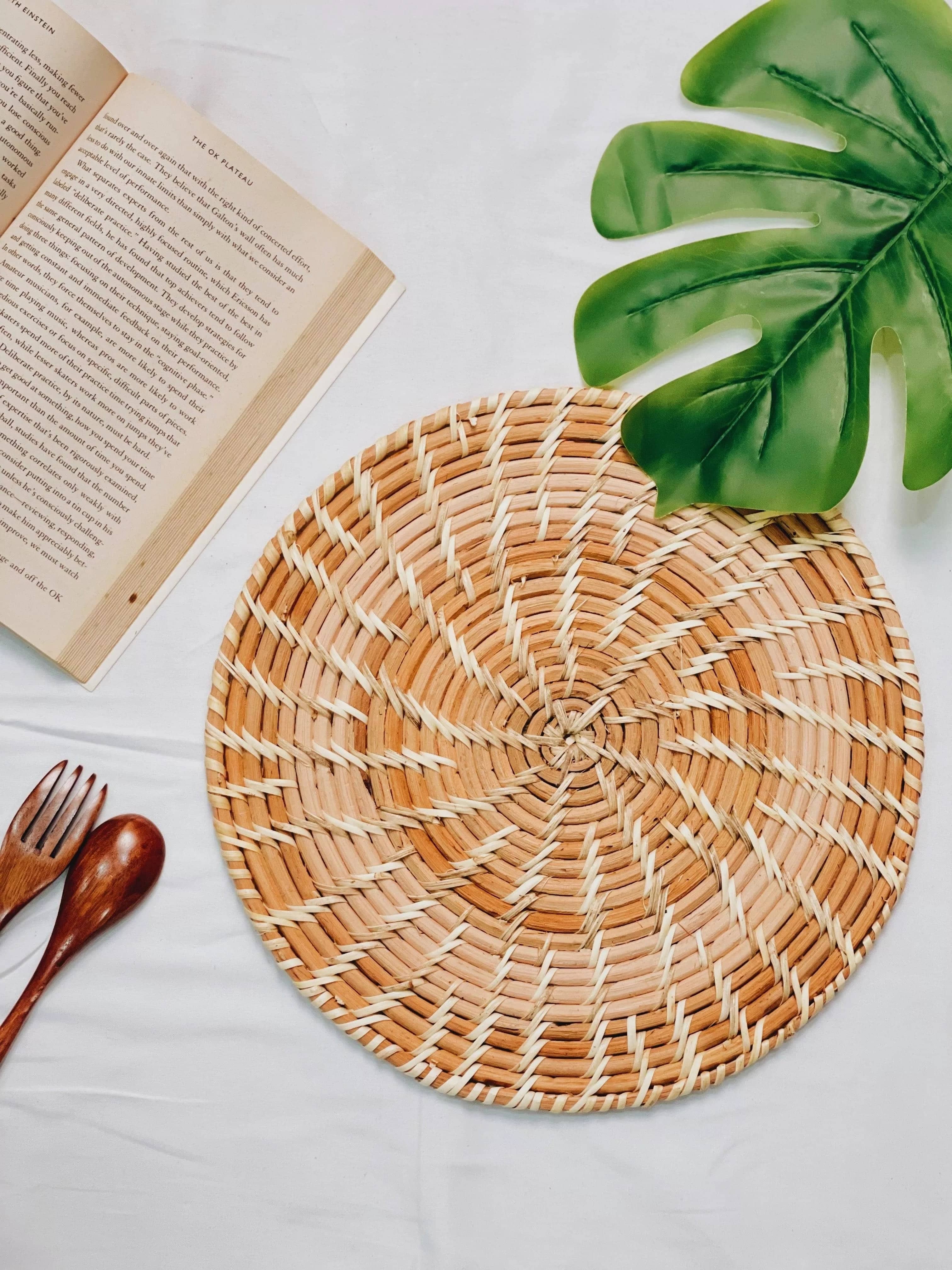 Tata Round Rattan Placemat - Rowabi